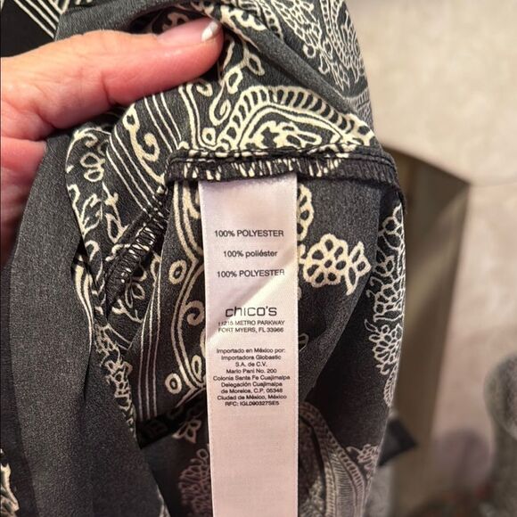 Chico's Black and Cream Geometric Pattern Top size medium - Picture 5 of 6